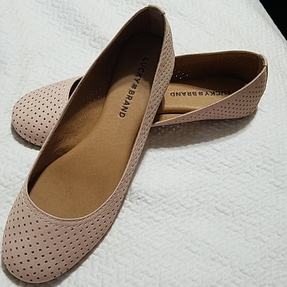 Lucky Brand size 8.5 slip on shoes
